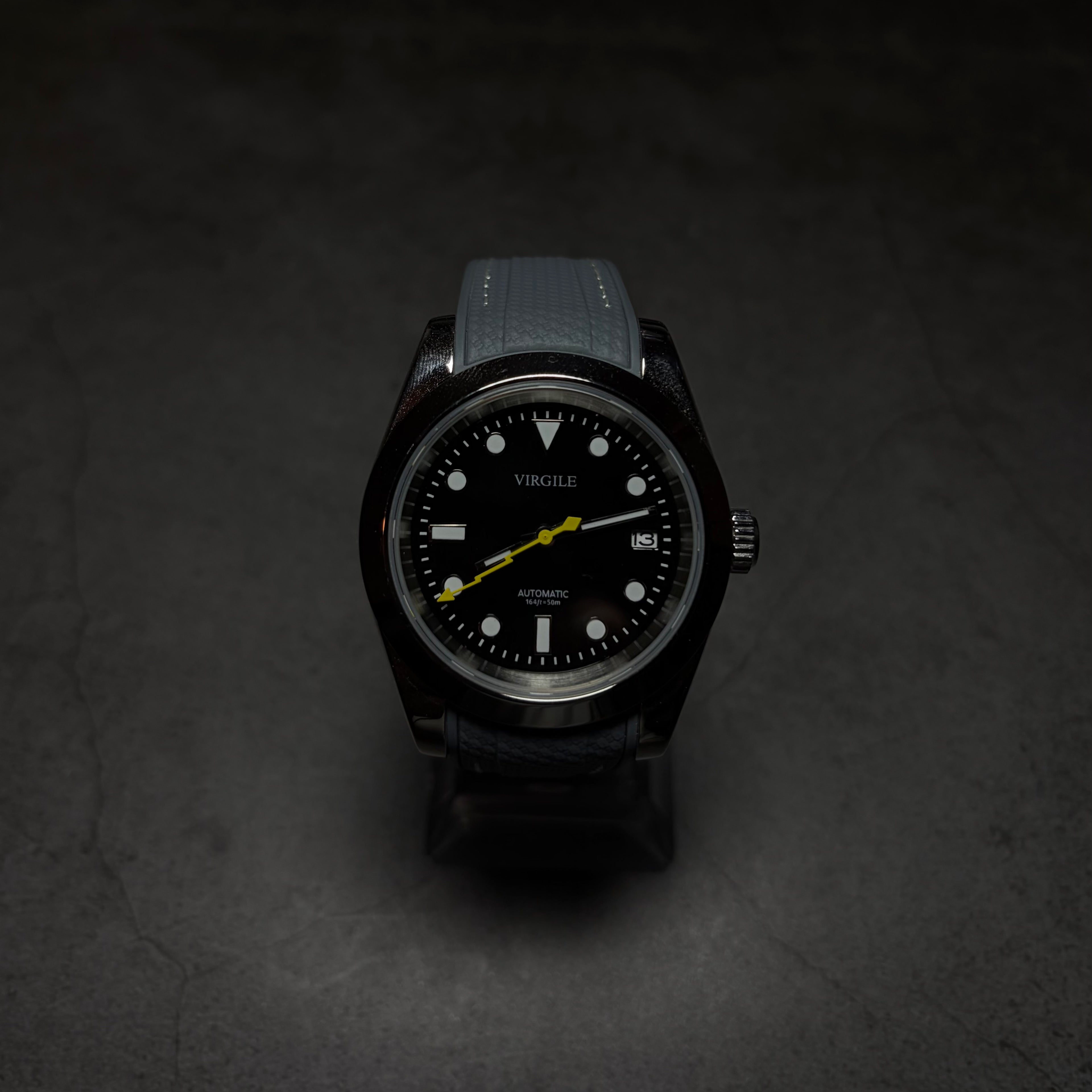 Montre gris jaune