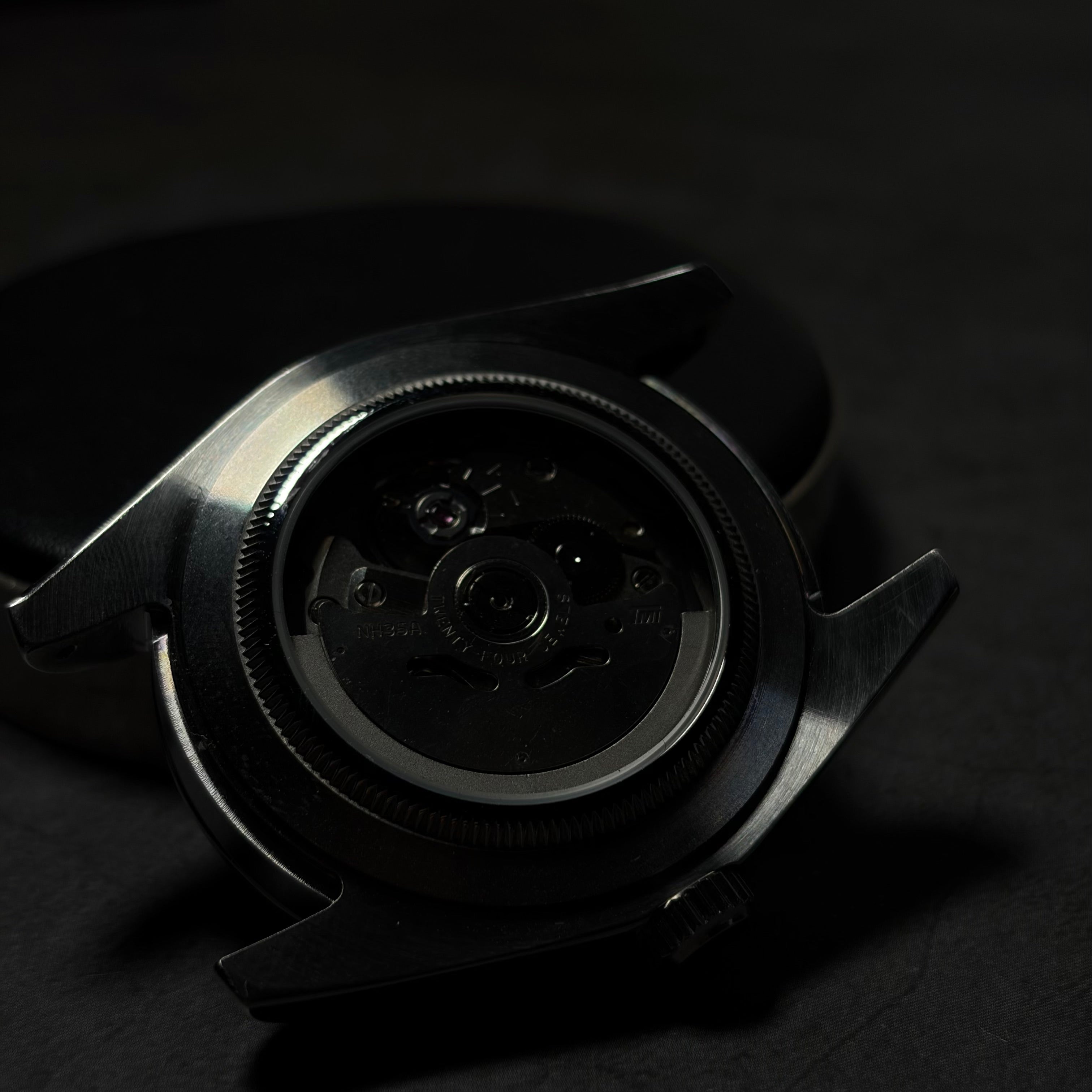 Montre gris jaune