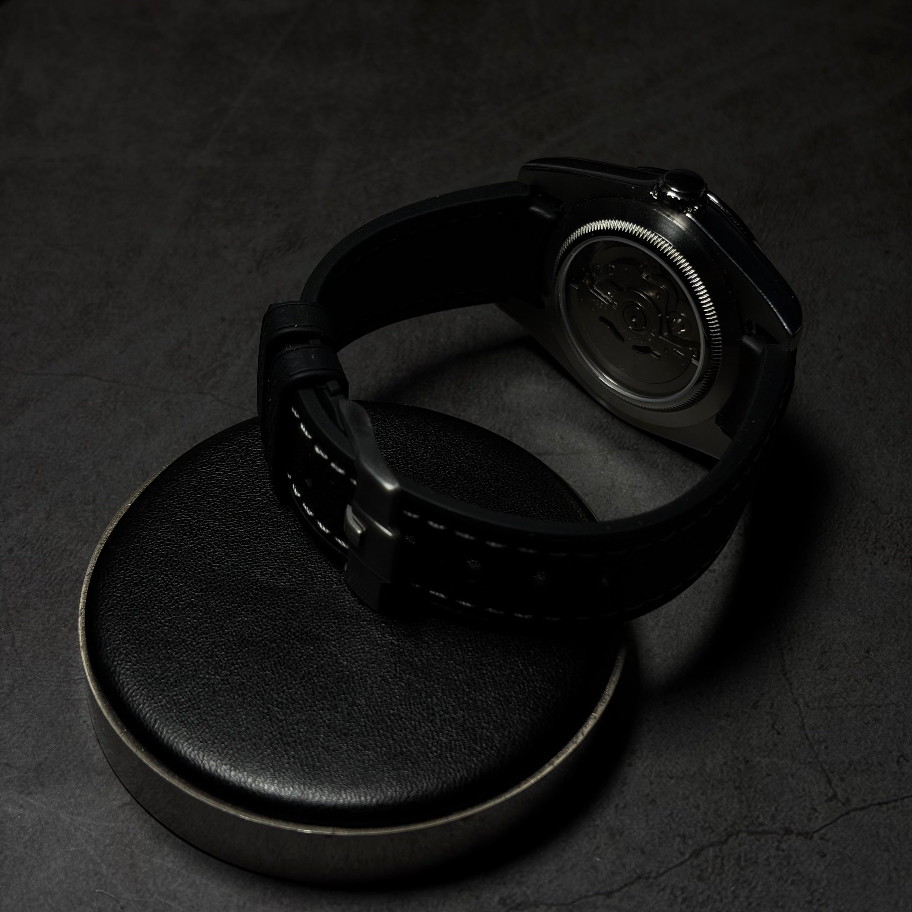 montre bracelet couture noir
