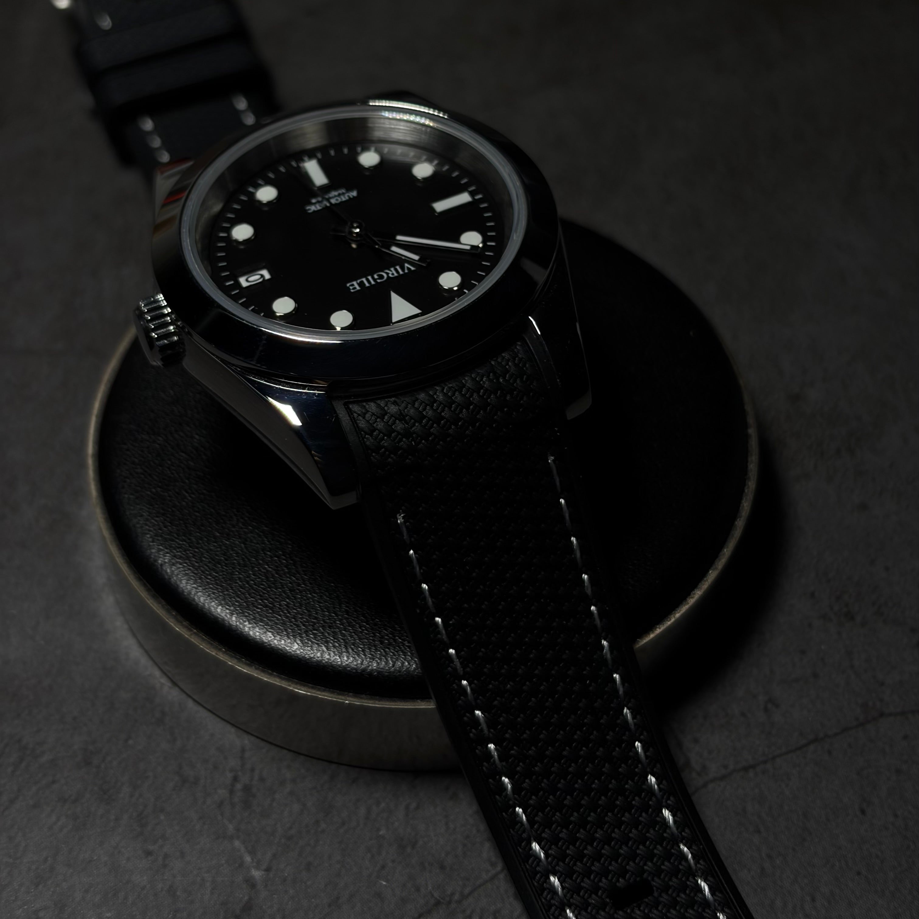 montre bracelet couture noir