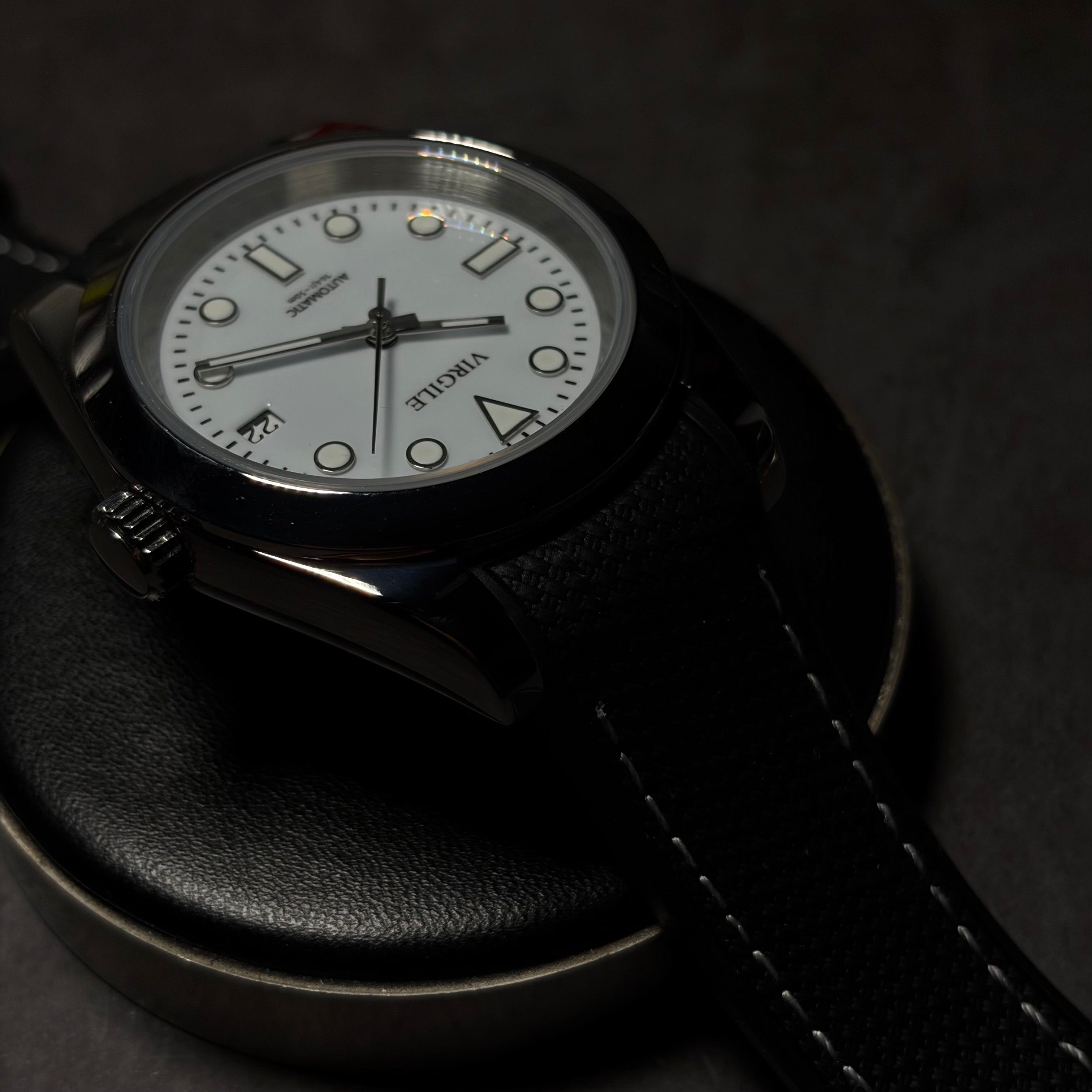 montre bracelet couture noir cadran blanc