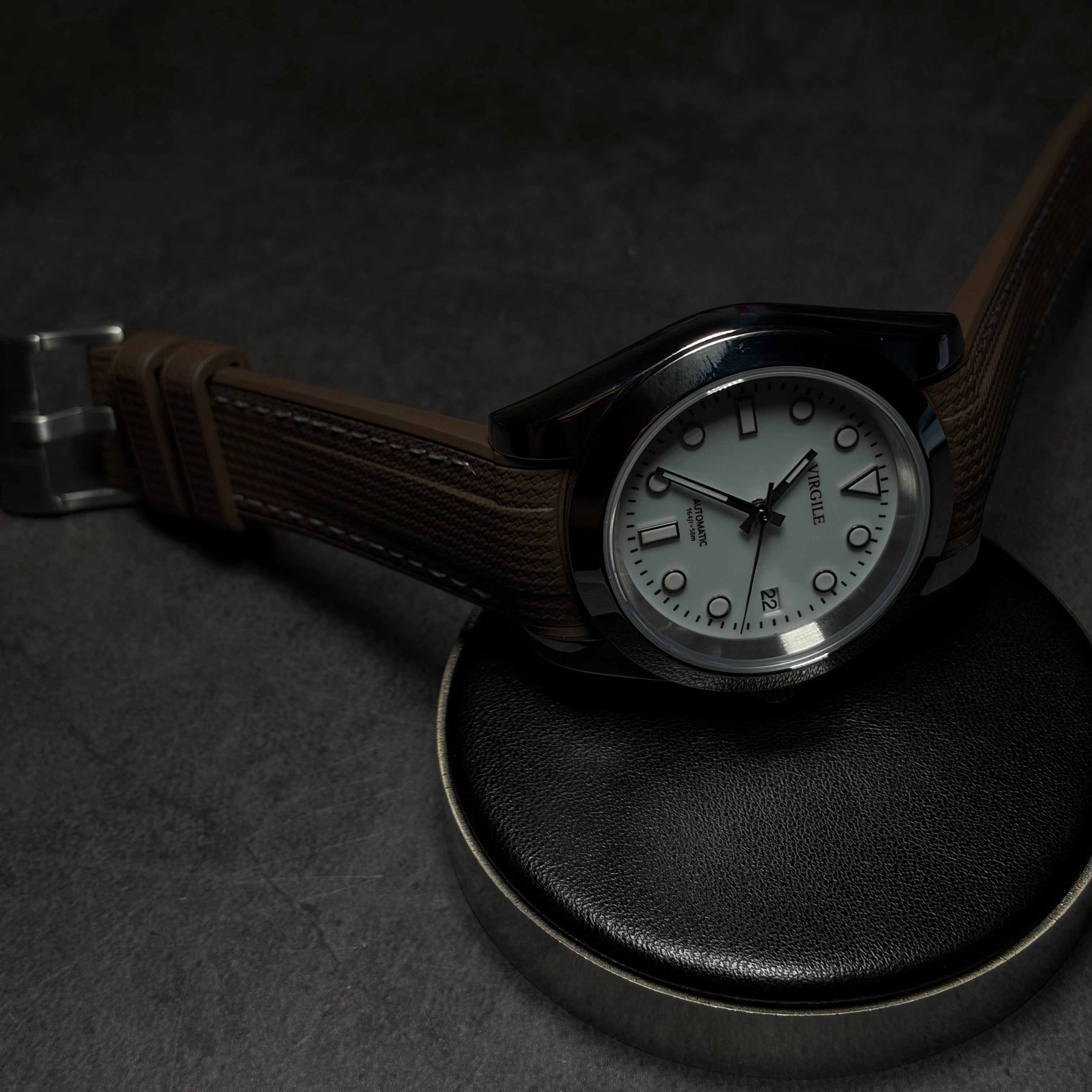 montre bracelet couture marron cadran blanc