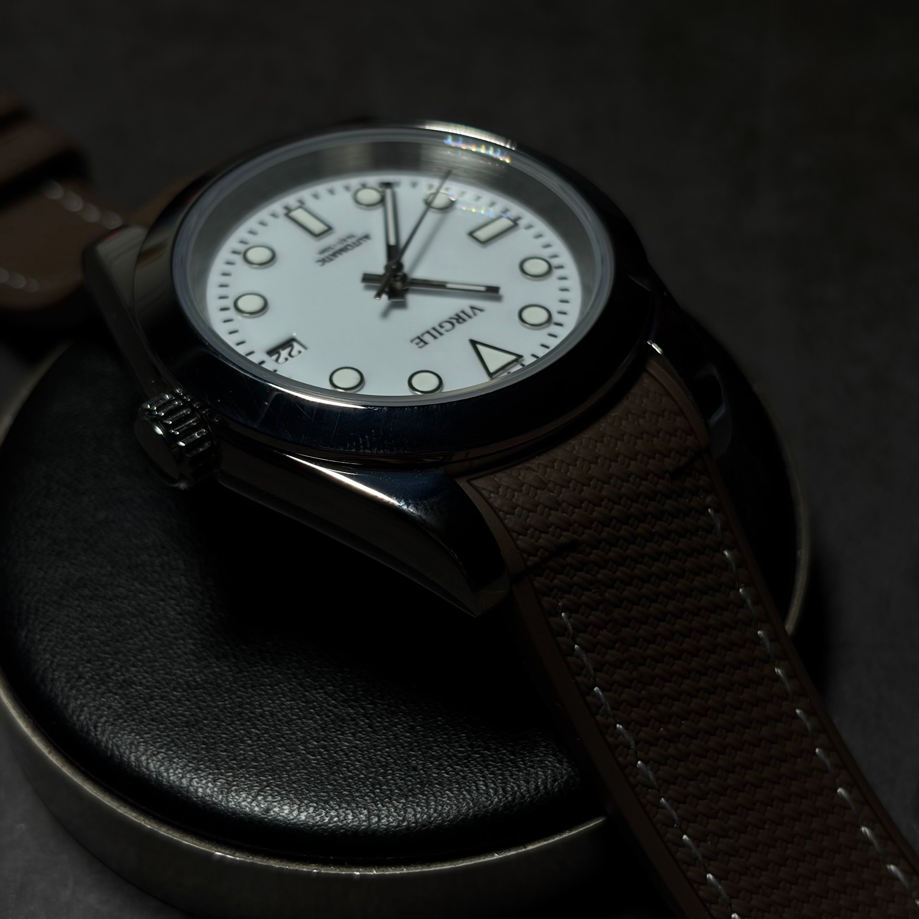 montre bracelet couture marron cadran blanc