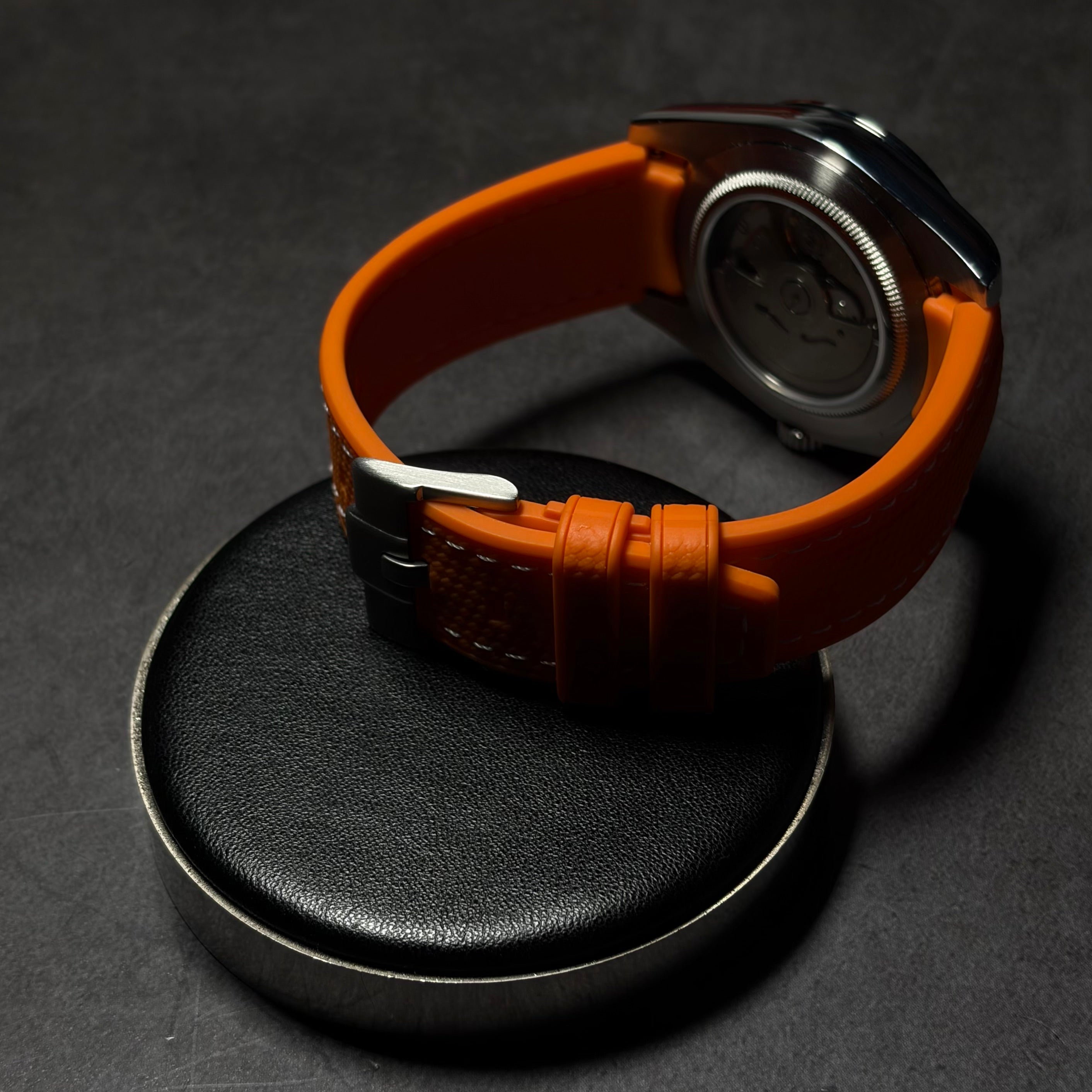 montre bracelet couture orange cadran blanc